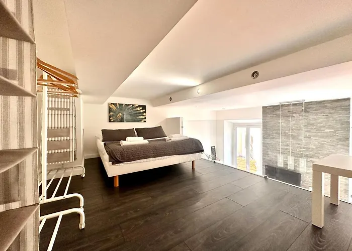 Sweet Loft Con Letto Su Mezzanina H1,40 مينتون